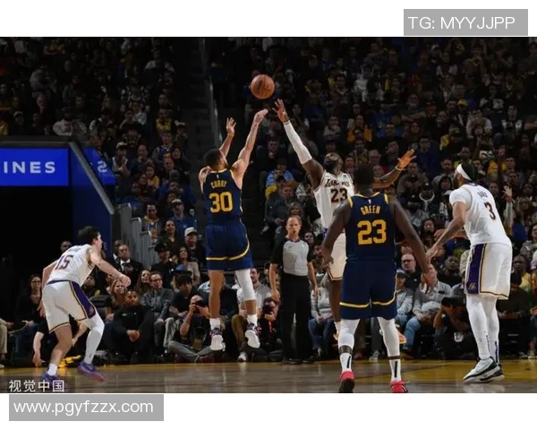 NBA雷霆与勇士精彩对决全场录像回顾及精彩瞬间分析
